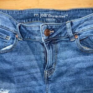 Maurices Classic Blue Denim Jean capris size 8❤️❤️